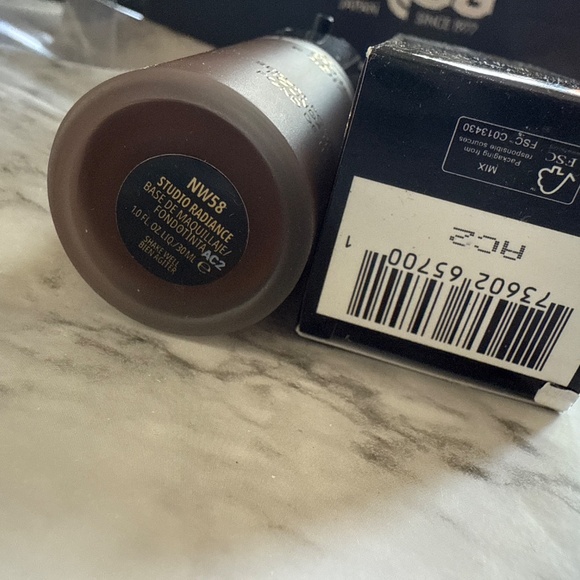 MAC COSMETICS STUDIO RADIANCE FOUNDATION:NW58 - Picture 3 of 3
